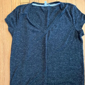 Women’s Victoria’s Secret dark gray heathered v-neck t-shirt XS